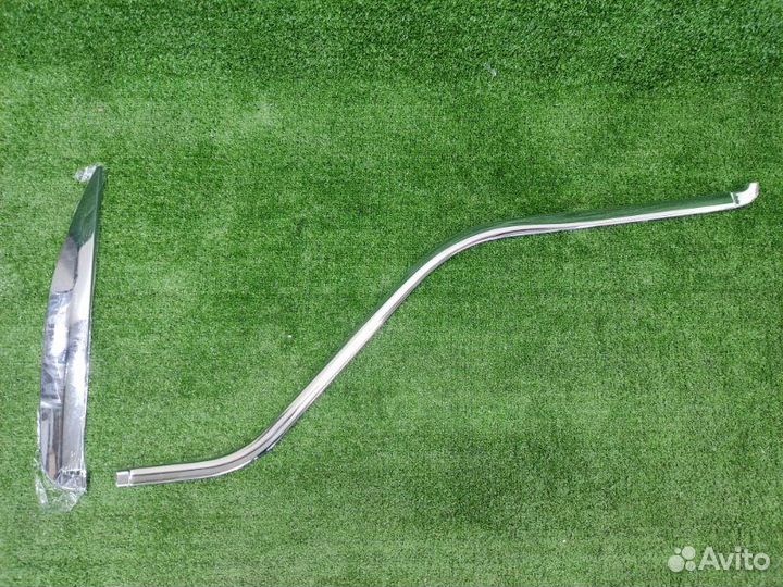 Молдинг стекла левый Isuzu Elf NKR66 2001