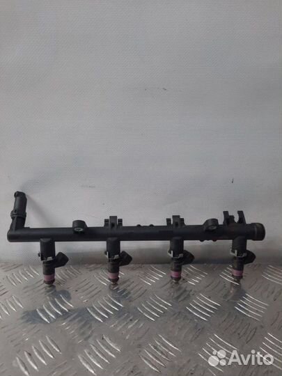 Топливная рампа Renault Scenic 2 минивен 1.6