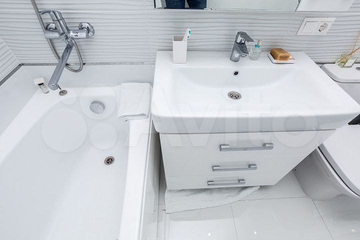 2-к. квартира, 56 м², 5/17 эт.