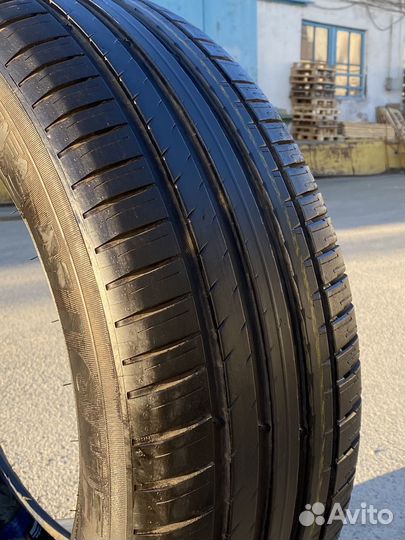 Michelin Pilot Sport 4 SUV 275/50 R21