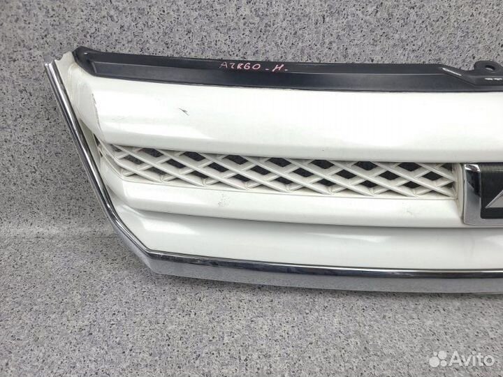 Решетка радиатора передняя Toyota Noah AZR60