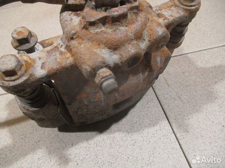 Суппорт передний правый Ford Fiesta 6