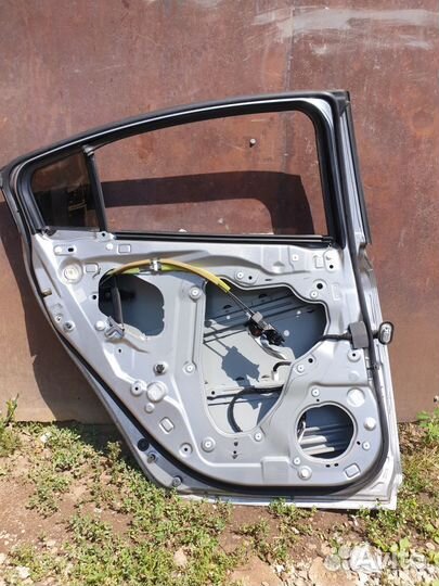 Дверь задняя левая Mazda 6