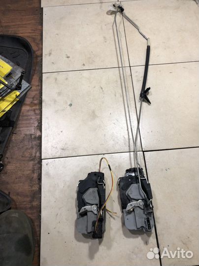 Замок двери передний, задний Лада Калина Гранта