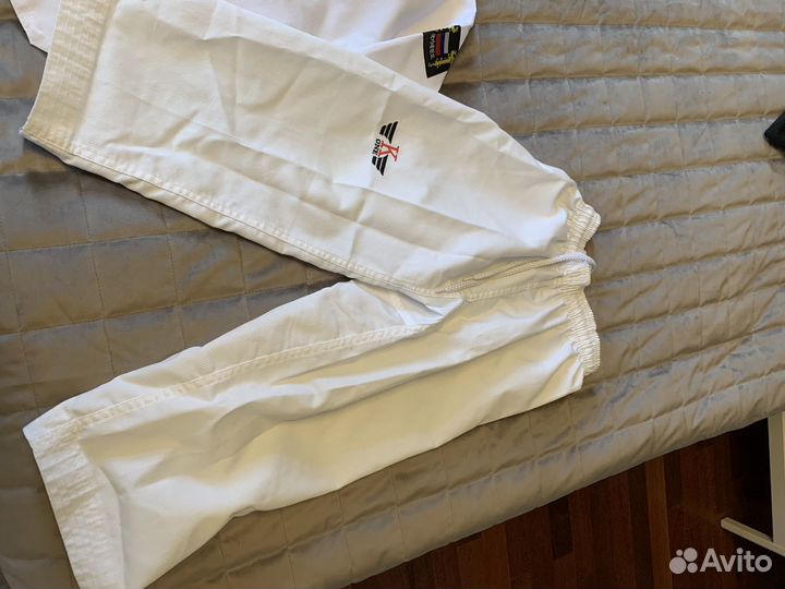 Форма кимоно для тхэквондо