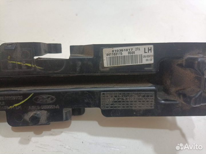 Фара противотуманная левая Ford Fiesta, Mk6