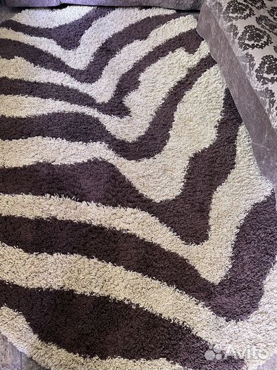 Ковер новый очень в хорошем состояние