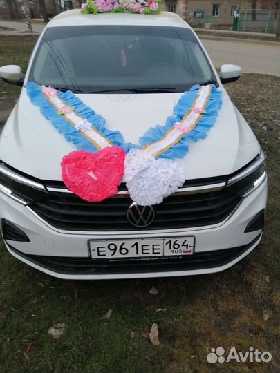 Пышные ленты на сваденую машину