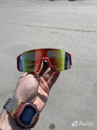 Солнцезащитные очки