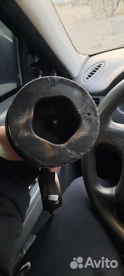 Продам поршня и гильзы б/у. Fe6 24v камера сгорани