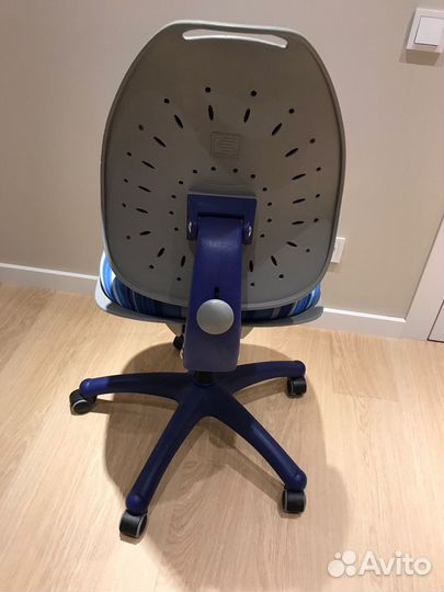 Вращающийся стульчик для школьника