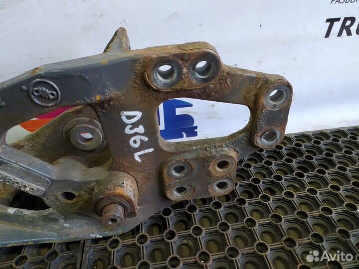 1606970 Кронштейн рессоры передней правый