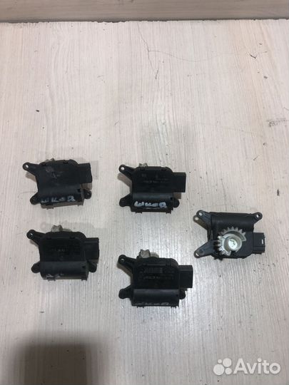 Моторчик заслонки печки Шкода Октавия А5