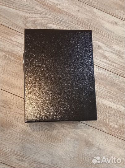 Сейф металлический