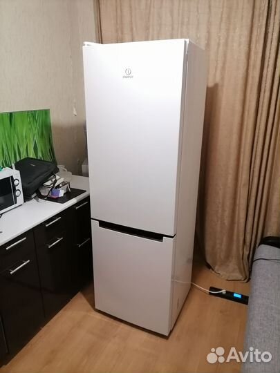 Холодильник Indesit