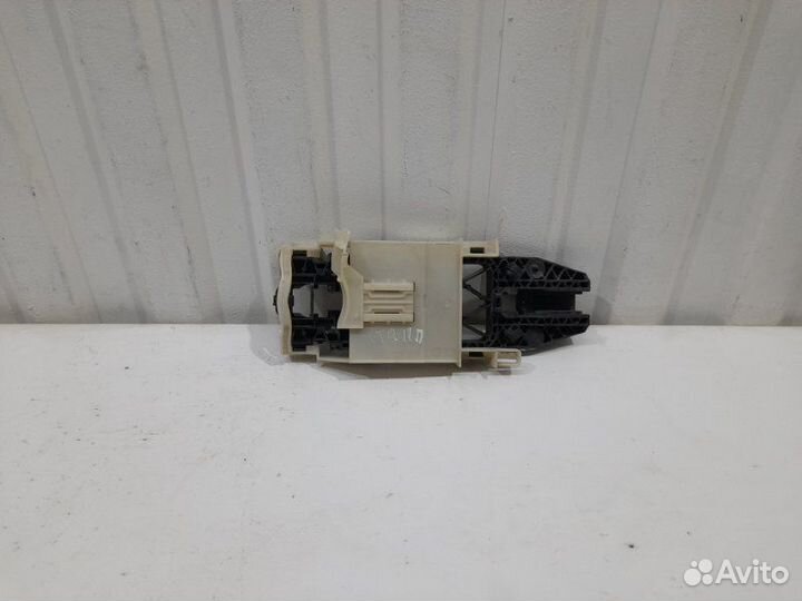 Кронштейн ручки двери (передней правой) Volkswagen