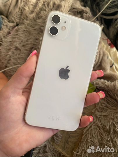 Телефон iPhone 11