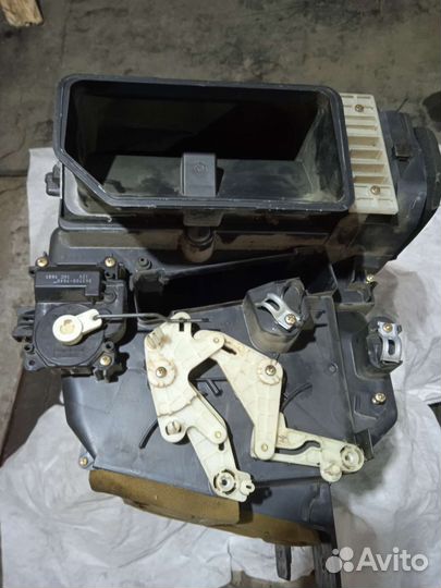 Корпус переднего отопителя Мазда MPV