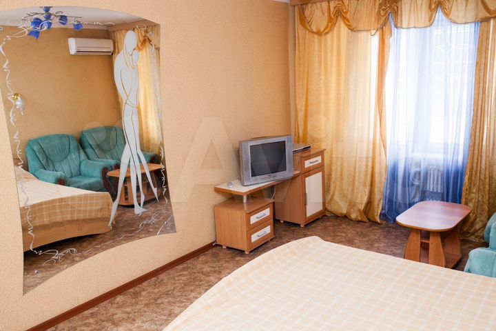 1-к. квартира, 42 м², 1/10 эт.