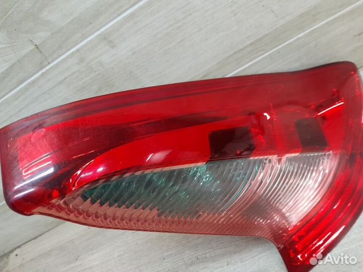 Фонарь задний правый Citroen C4 I (2004—2014)