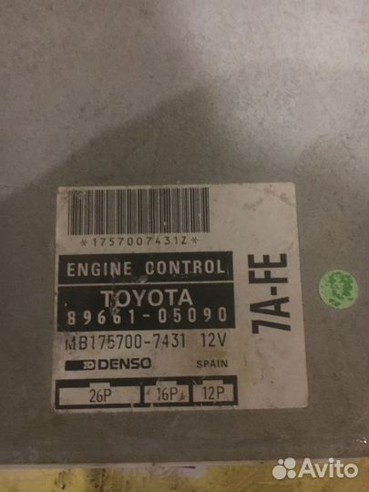 Блок управления двс Toyota Carina