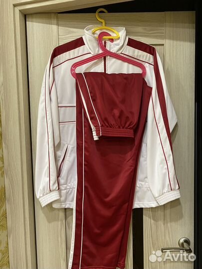 Спортивный костюм женский