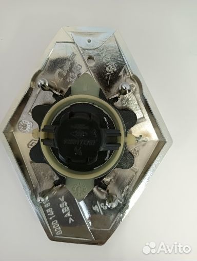 8200174907 Эмблема задняя 