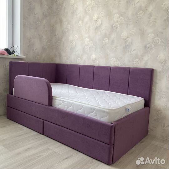 Детская кровать с мягкими спинками для подростка