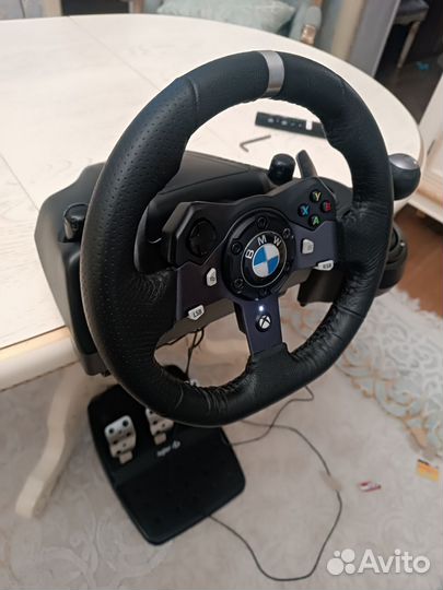Продаю игровой руль Logitech g920