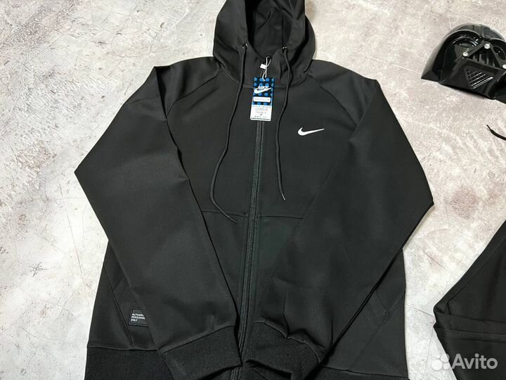 Спортивные костюмы Nike