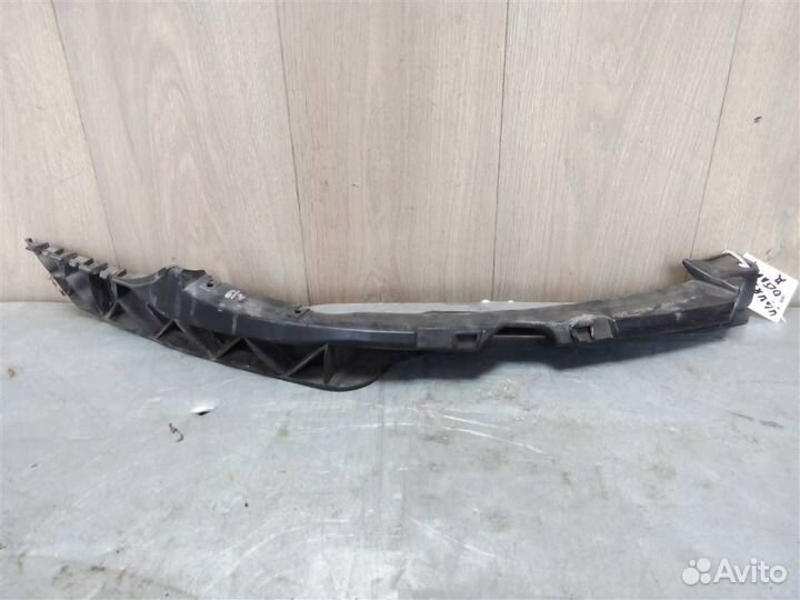 Кронштейн переднего бампера правый от Skoda Octav