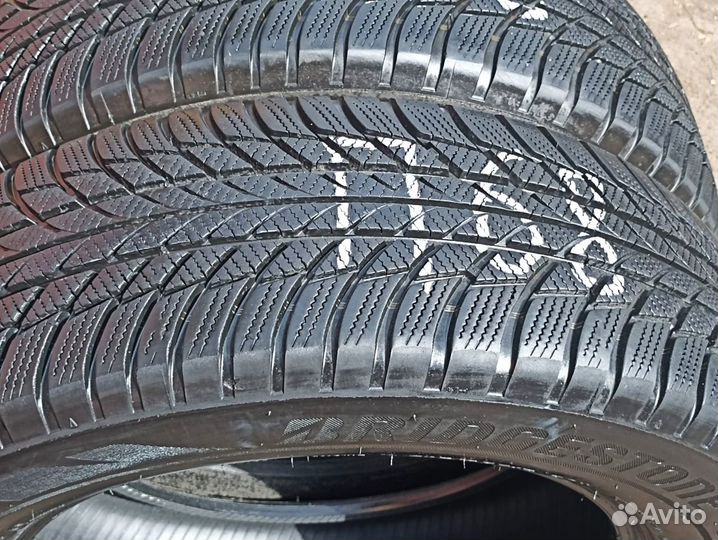 Bridgestone Blizzak LM-001 215/65 R17 99H