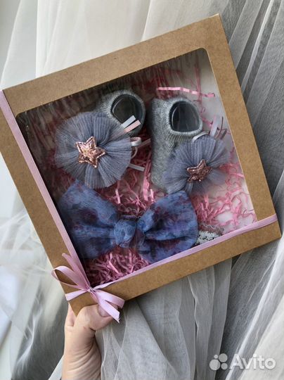 Комплект для девочки (повязка и носочки)