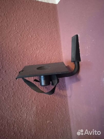 Подставка под колонки навесная