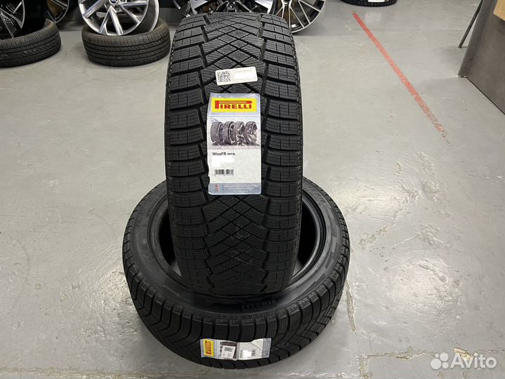 Pirelli Ice Zero FR 225/60 R18 104T