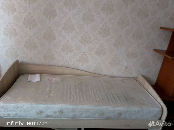 Детская кровать так и взрослый поместится