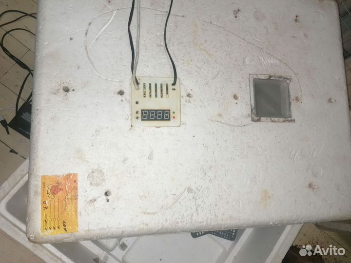 Инкубатор Несушка на 104 яйца