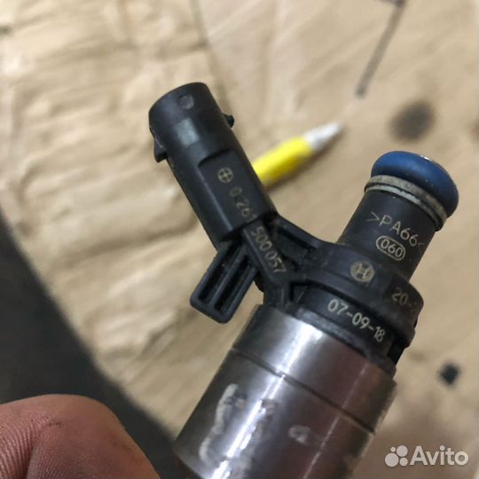 Форсунка топливная VAG. Оригинал BZB