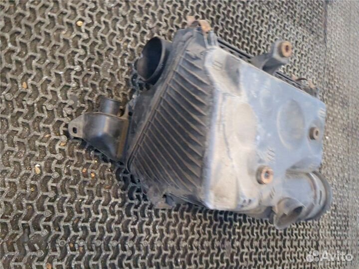 Корпус воздушного фильтра Toyota Land Cruiser Prad