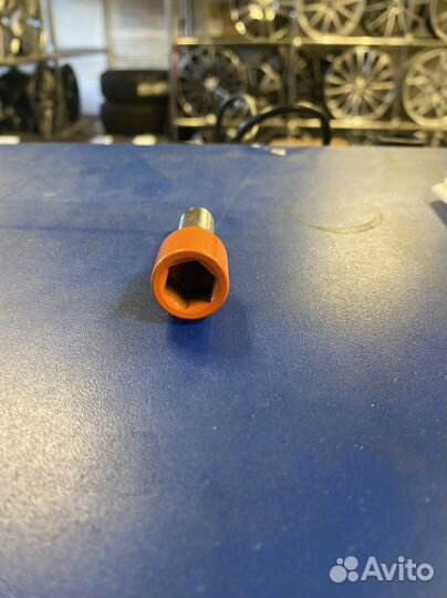 Болты для тюнинга 12.1.50 Wv. Skoda. Reno