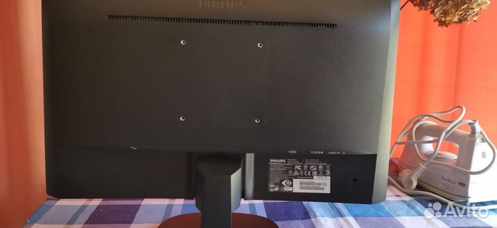 Монитор Philips Full HD