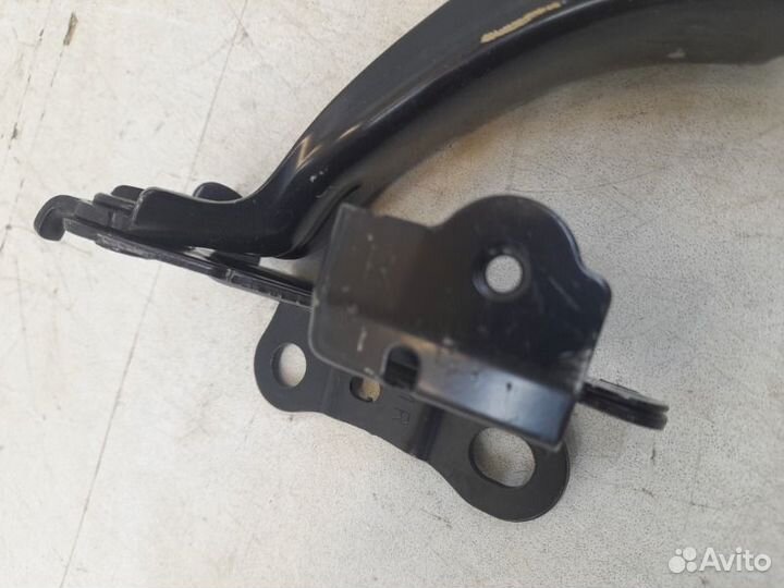 Петля Капота правая Toyota Camry XV70 2017-2023