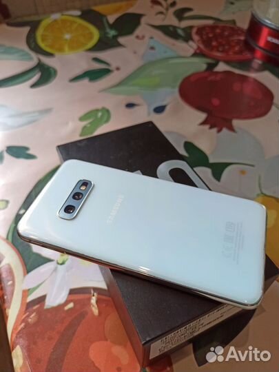 Samsung Galaxy S10e, 6/128 ГБ