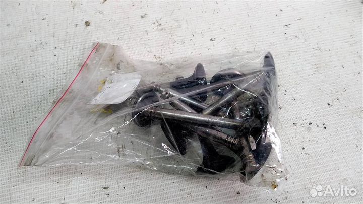 Клапан выпускной км-т Audi 100 С3