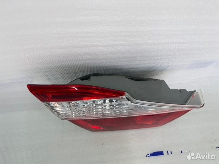 Фонарь внутренний задний левый Toyota Camry V50