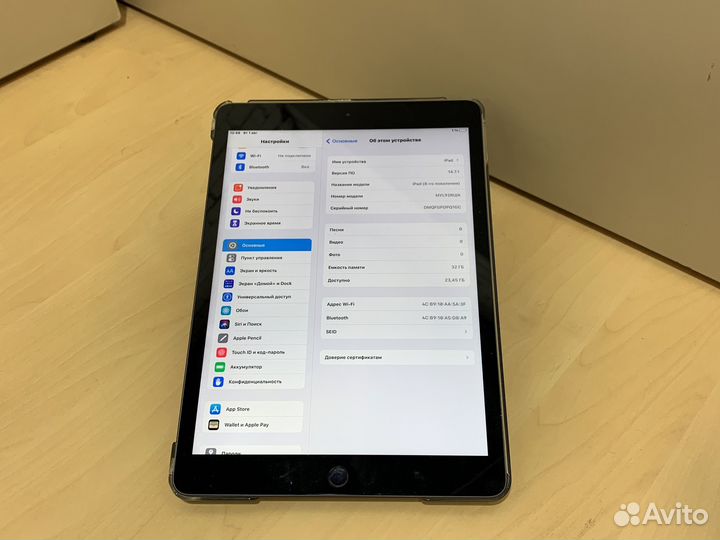 Планшет Apple iPad 8 (A2270)