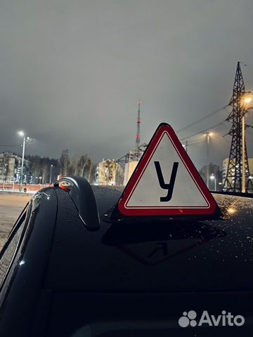 Инструктор по вождению на МКПП