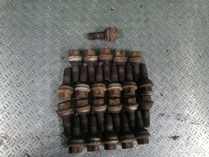 Болты колесные Mercedes Sprinter 906 VW Crafter