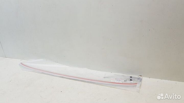 Молдинг лобового стекла передний Toyota Camry V70