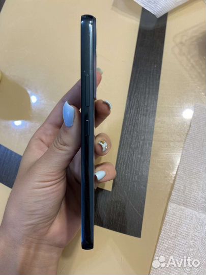 Samsung Galaxy S22, 8/256 ГБ
